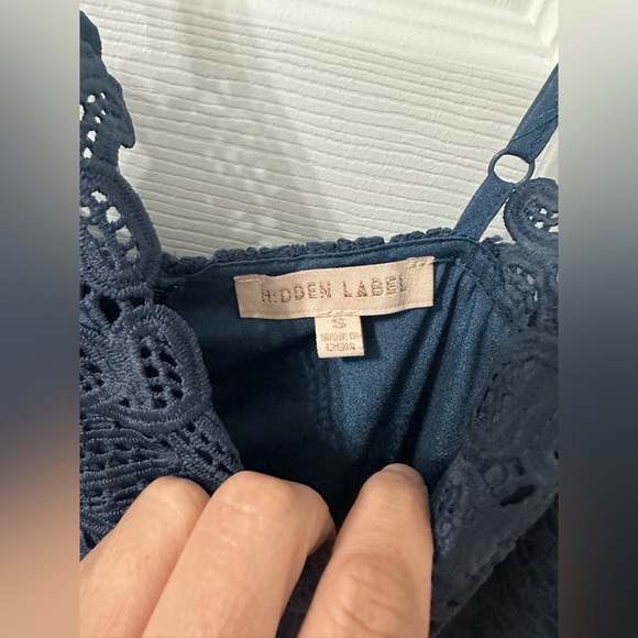 Beautiful and Elegant evening dress size small and worn only once! - Picture 3 of 3